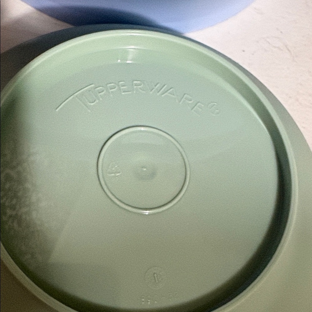 Tupperware Multi-Color Bowl Set with Lids - Picture 3 of 4